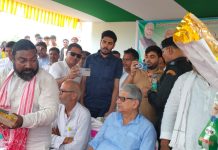 एक दिवसीय दौरे पर आए संसदीय दौरे पर नही दिखे सूर्यगढ़ा विधायक प्रहलाद यादव।